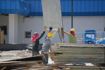  5 SAFETY MEASURES TO CONSIDER WHEN ENGAGING WITH MATERIAL HANDLING EQUIPMENT
